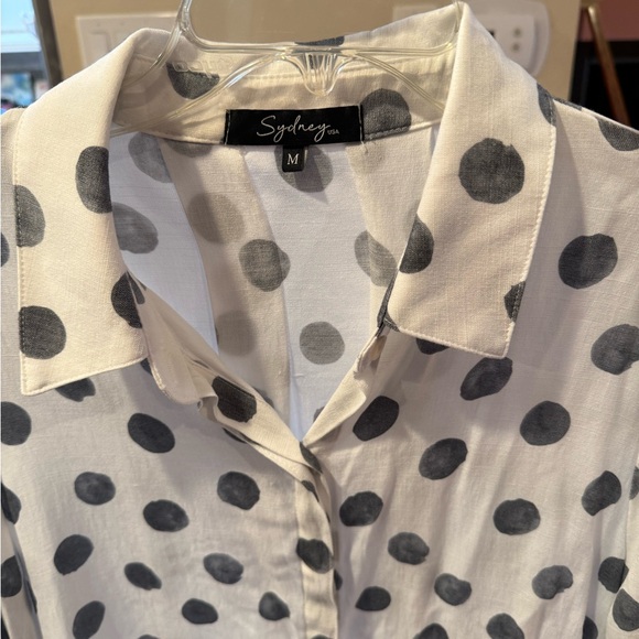 Sydney USA Polka Dot Button-Down Tunic Top – Medium - Picture 3 of 4